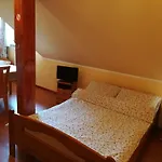 Pod Klonem Waglikowice