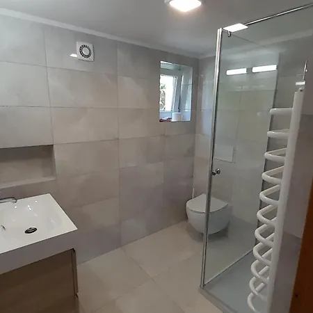 Pod Klonem Farm stay *